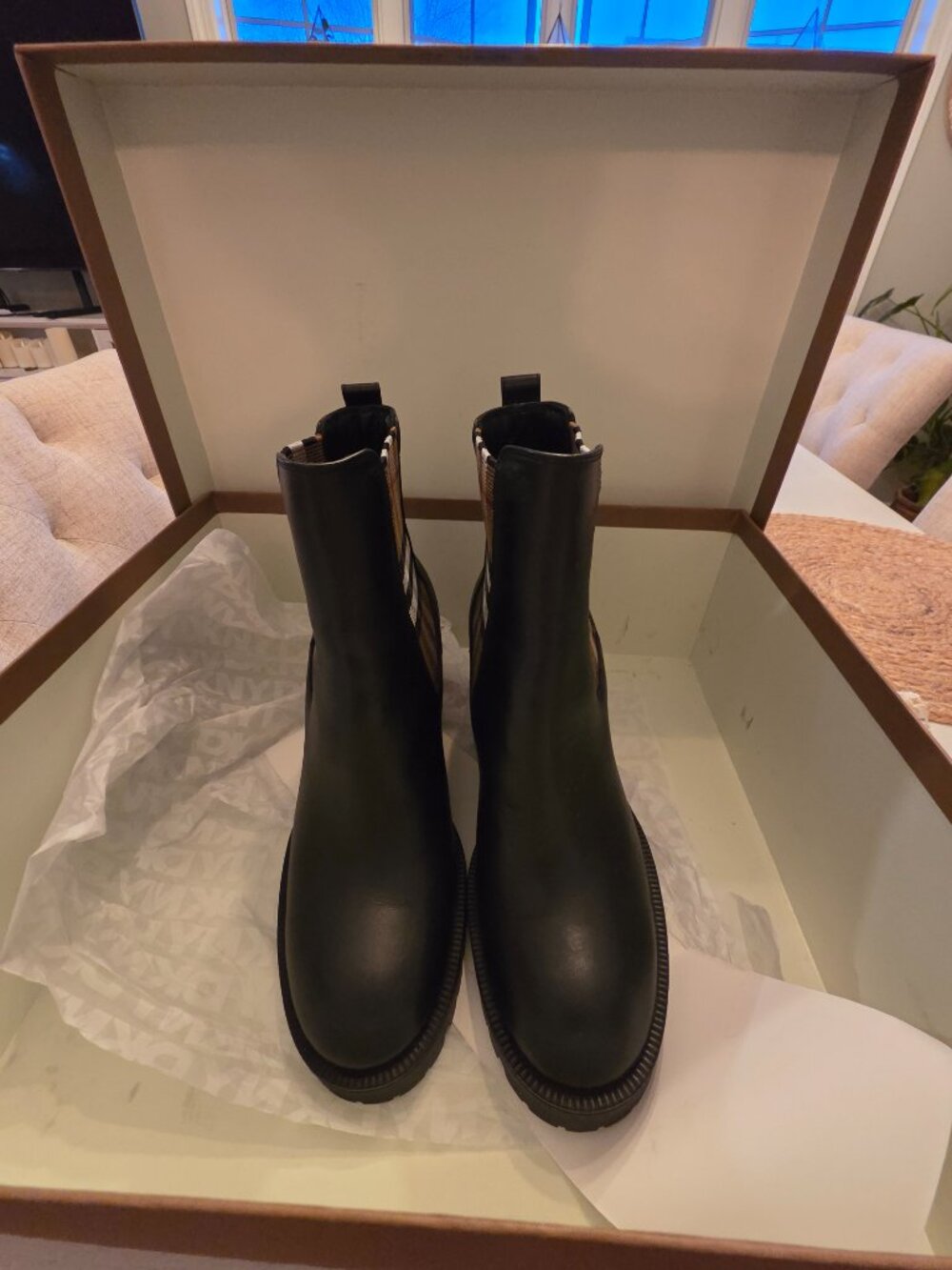 Burberry ankle boots NWT - Picture 5 of 8